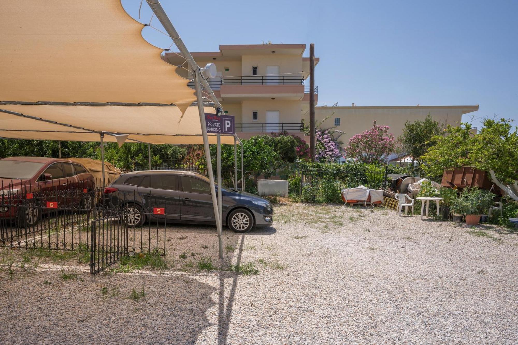 Sun Ray Luxury Apartments Agia Marina Habitación foto