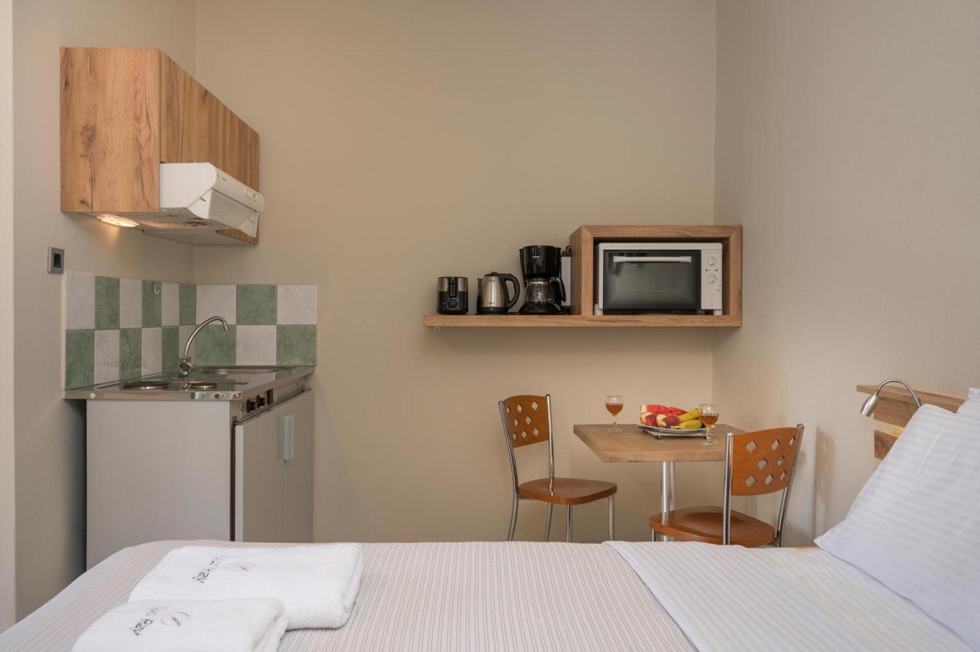 Sun Ray Luxury Apartments Agia Marina Habitación foto